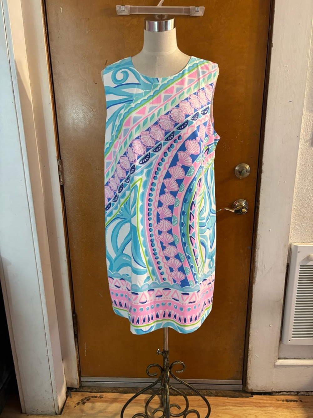 Lily Pulitzer sheath dress. Size 16